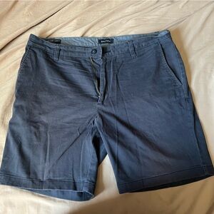 Men’s like new Nautical Deck shorts 35W